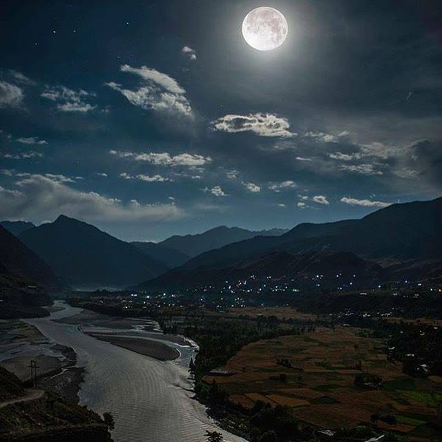 A spectacular sight of full moon and chitral valley - Chitral