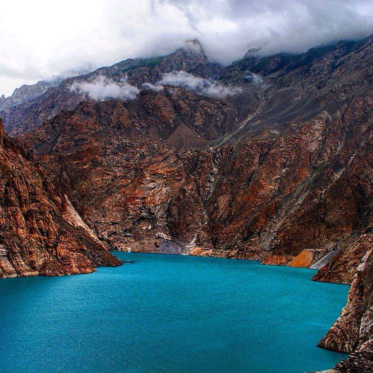 35 - The Blue Waters of Attabad Lake Will Leave You Amazed