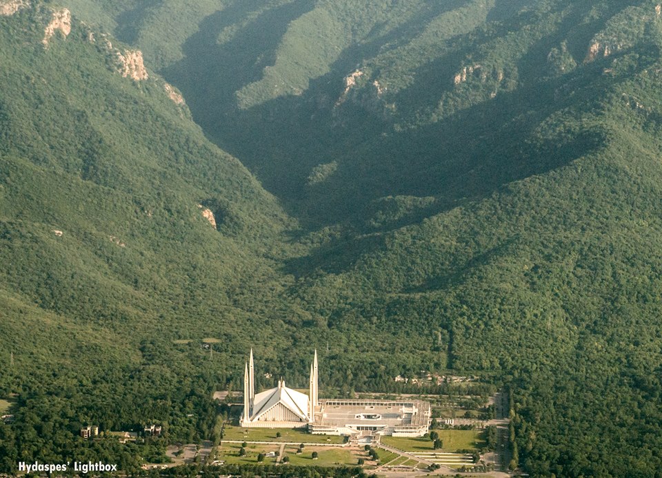 8 - Margalla Hills and the Faisal Mosque