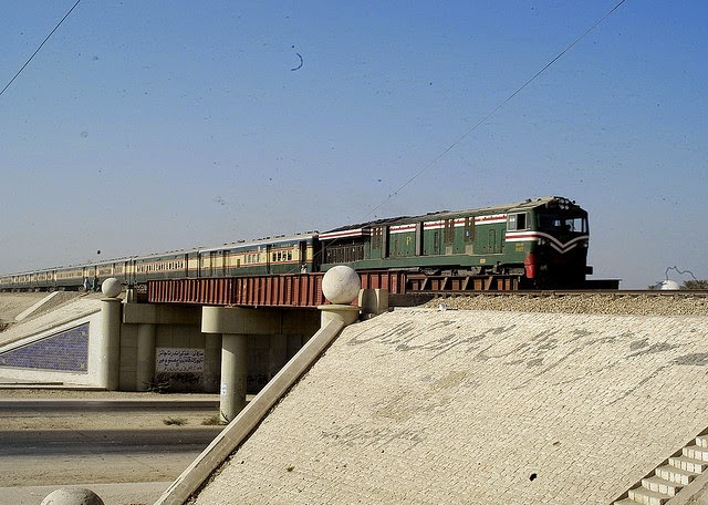 17 - Arore Subway Bridge at Sukker