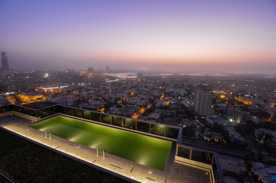 17 - Swimming Pool on top of the 28th Floor of G-4 Corporate Tower - And Also the Spectacular View of Karachi - Woah