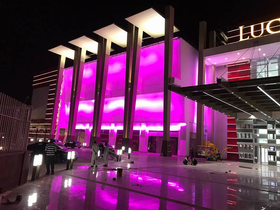 18 - Lucky One Mall Purple