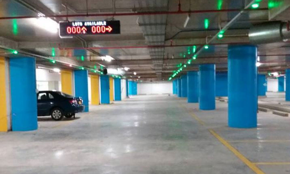 20 - Lucky One Mall Parking
