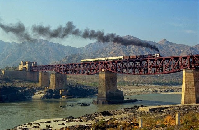 6 - Steam Engine Train on Attock Bridge 1