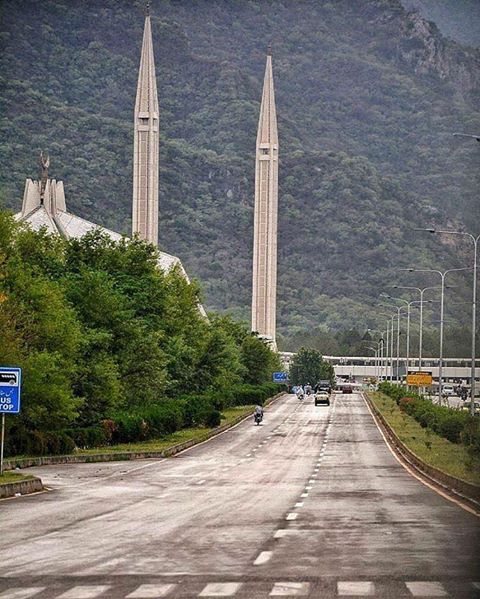 5 - Road to Faisal Mosque