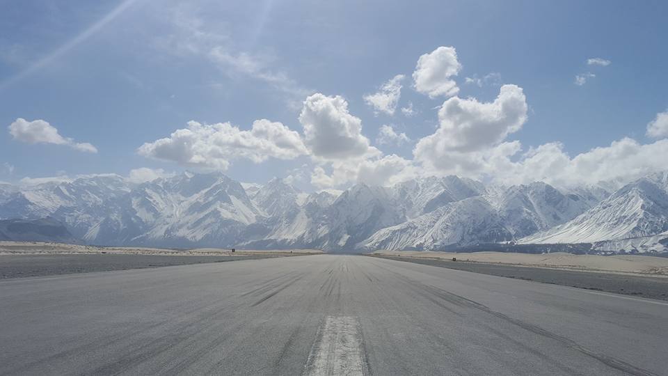 17 - This is what it looks like from the cockpit of an aircraft while taking off from the skardu airport