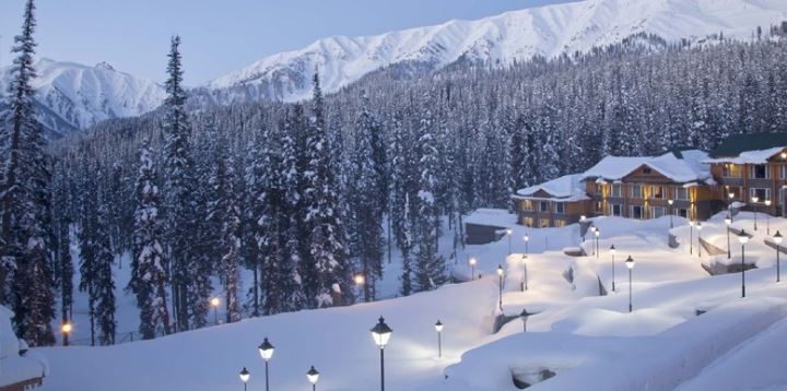 Ten Places Other Than Murree Where You Can Enjoy Snowfall This Winter | Paki Holic